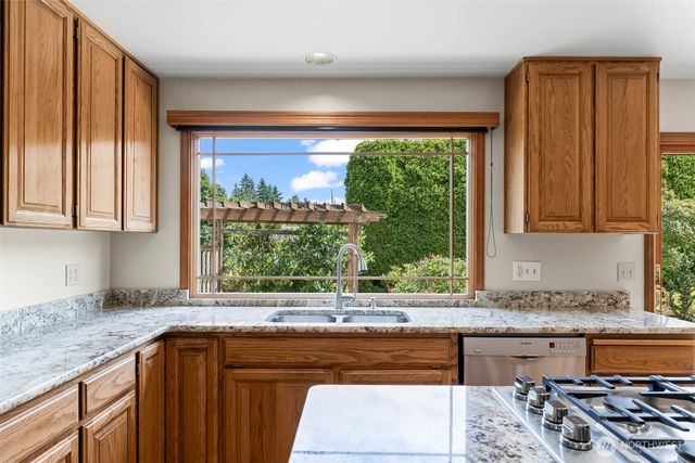 13711 65th Place W, Edmonds, WA 98026