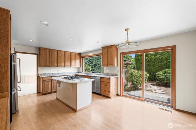 13711 65th Place W, Edmonds, WA 98026