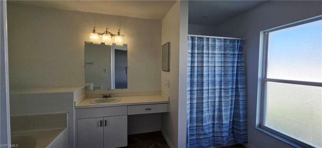 541 NW 18th AVE, Cape Coral, FL 33993