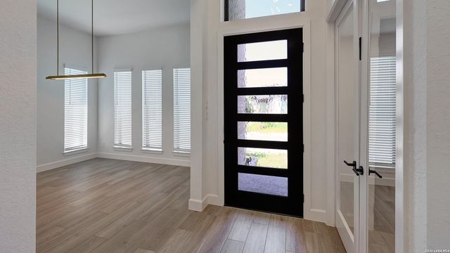26 Enia Circle, San Antonio, TX 78257