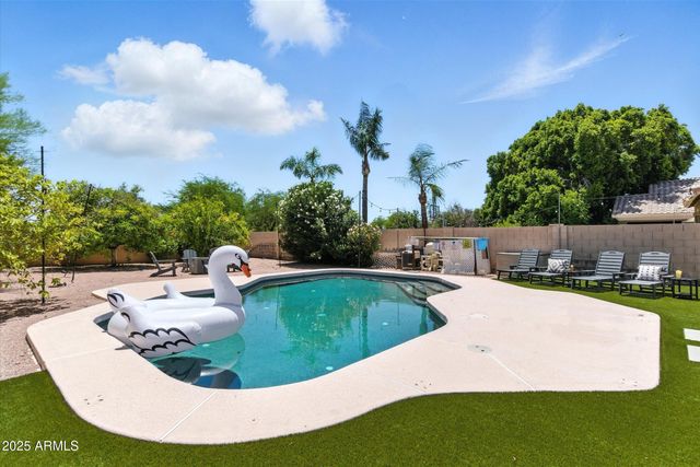 8083 E MICHELLE Drive, Scottsdale, AZ 85255