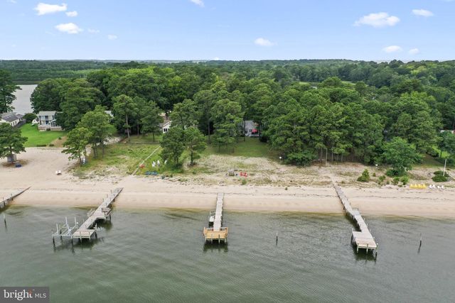 924 BLACKBEARD POND RD, Hague, VA 22469