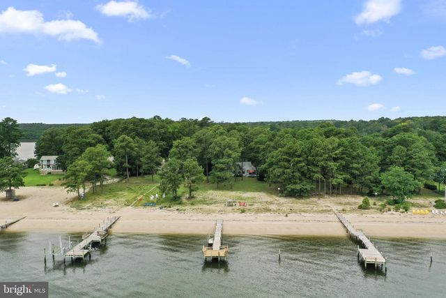 924 BLACKBEARD POND RD, Hague, VA 22469