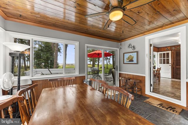 924 BLACKBEARD POND RD, Hague, VA 22469