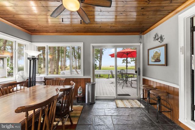 924 BLACKBEARD POND RD, Hague, VA 22469
