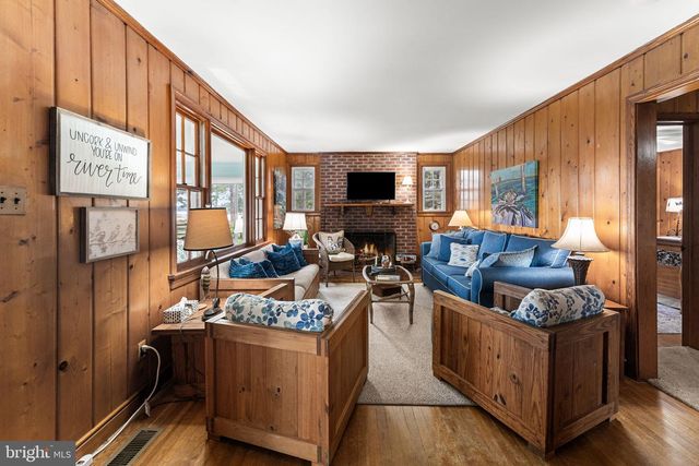 924 BLACKBEARD POND RD, Hague, VA 22469