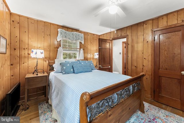 924 BLACKBEARD POND RD, Hague, VA 22469