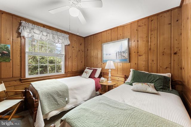 924 BLACKBEARD POND RD, Hague, VA 22469