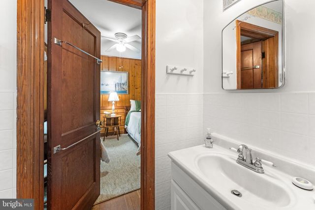 924 BLACKBEARD POND RD, Hague, VA 22469