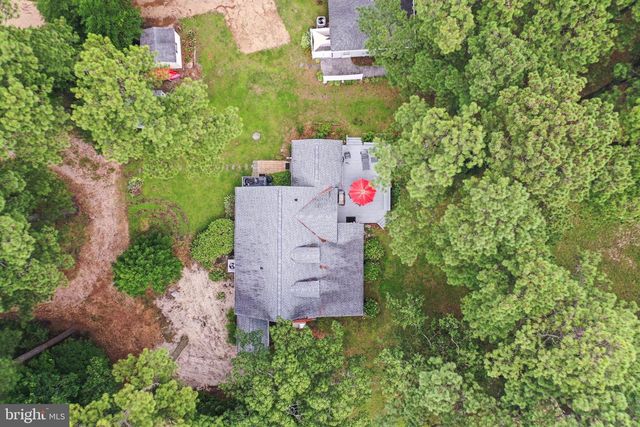 924 BLACKBEARD POND RD, Hague, VA 22469