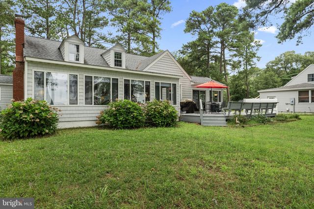 924 BLACKBEARD POND RD, Hague, VA 22469
