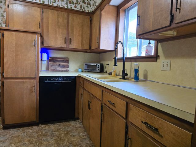 1700 Sherwood Lane, Ava, MO 65608