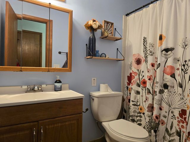 1700 Sherwood Lane, Ava, MO 65608