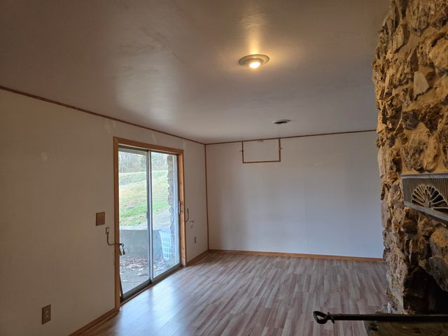 1700 Sherwood Lane, Ava, MO 65608