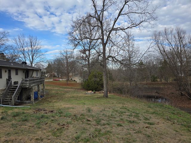 1700 Sherwood Lane, Ava, MO 65608