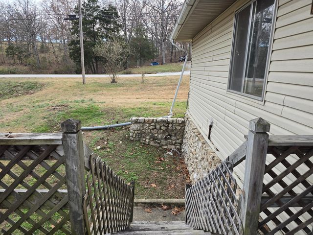 1700 Sherwood Lane, Ava, MO 65608