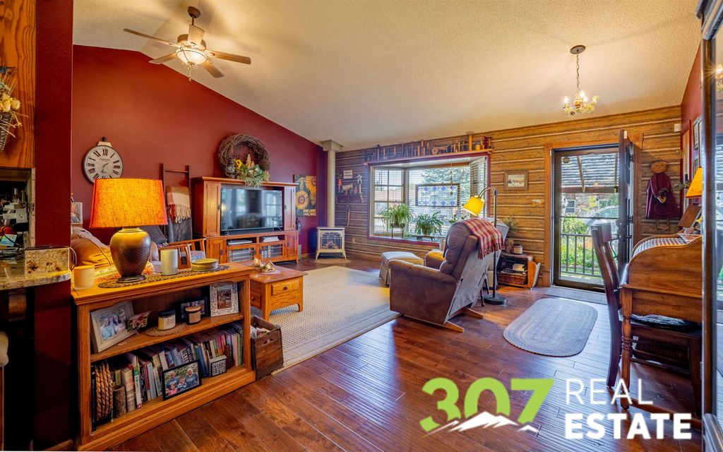 2229 Greever St, Cody, WY 82414 photo 2