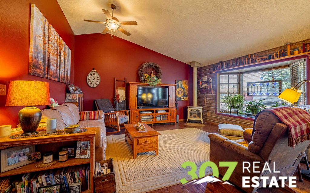 2229 Greever St, Cody, WY 82414 photo 3