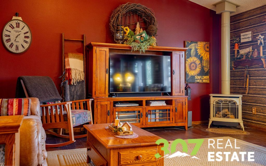 2229 Greever St, Cody, WY 82414 photo 4