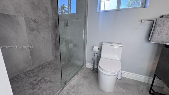 903 NE 27th Ave 903, Hallandale Beach, FL 33009