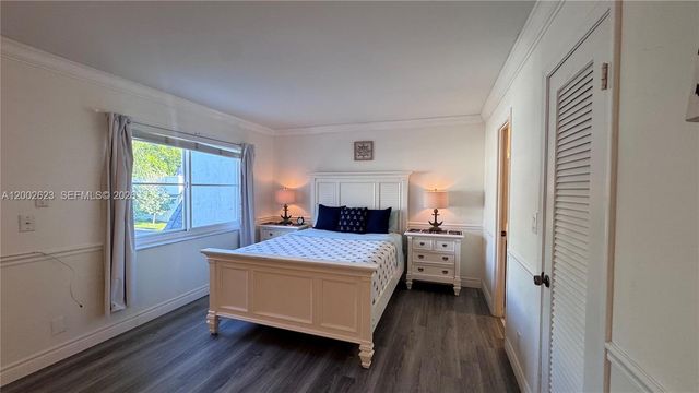 903 NE 27th Ave 903, Hallandale Beach, FL 33009