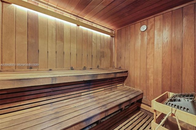 903 NE 27th Ave 903, Hallandale Beach, FL 33009