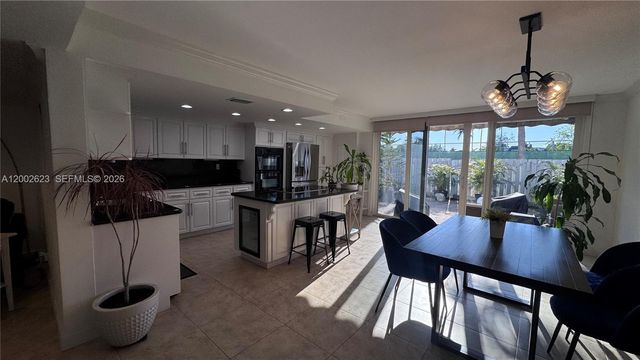 903 NE 27th Ave 903, Hallandale Beach, FL 33009