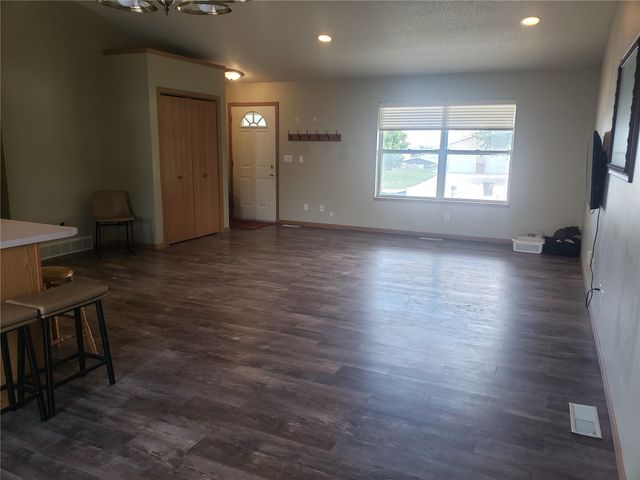 5500 Kacena Avenue, Marion, IA 52302