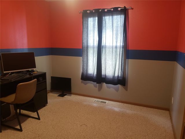 5500 Kacena Avenue, Marion, IA 52302