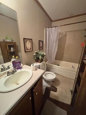 3400 Raindrop Drive, Alvarado, TX 76009