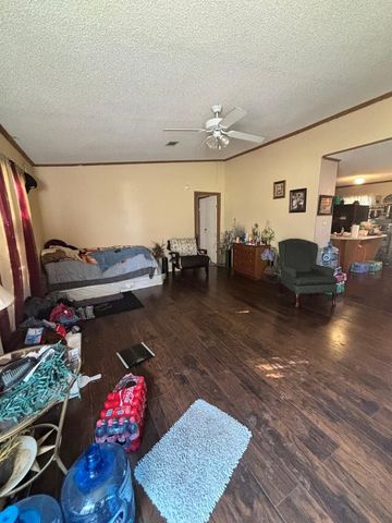 3400 Raindrop Drive, Alvarado, TX 76009