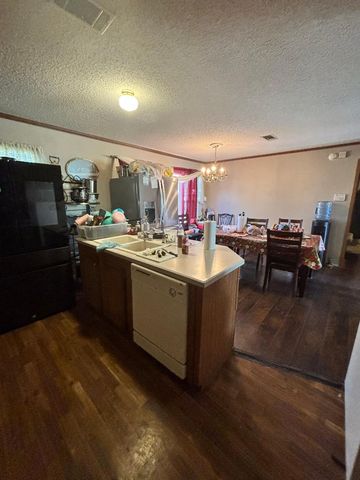 3400 Raindrop Drive, Alvarado, TX 76009