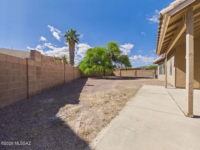 7169 W Rivulet Drive, Tucson, AZ 85743