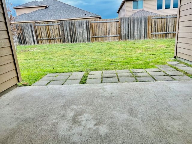 2421 Fall Leaf Court, Denton, TX 76209