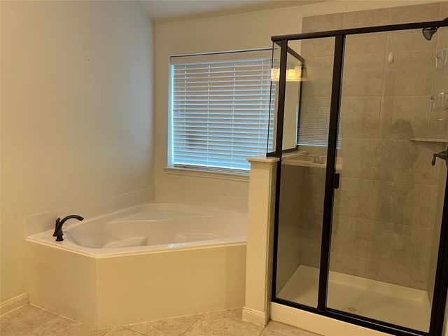 2421 Fall Leaf Court, Denton, TX 76209