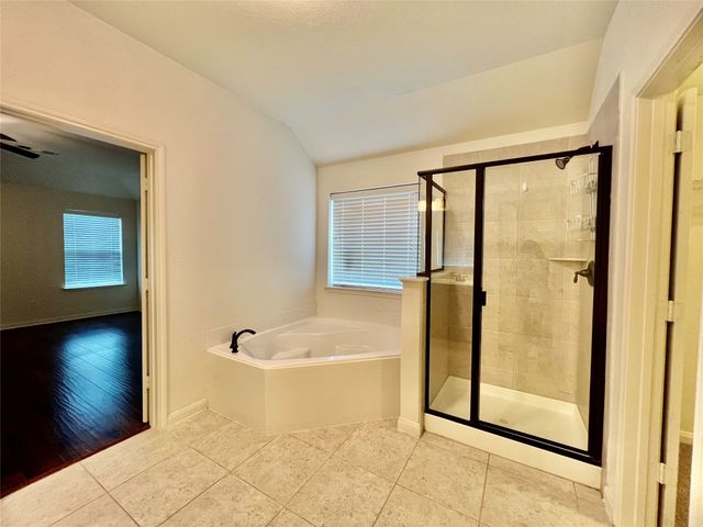 2421 Fall Leaf Court, Denton, TX 76209