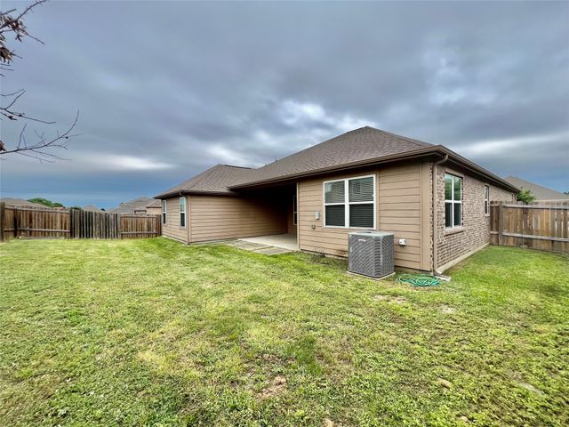 2421 Fall Leaf Court, Denton, TX 76209