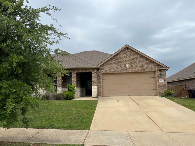2421 Fall Leaf Court, Denton, TX 76209