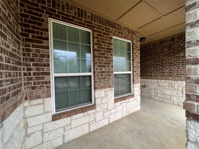 2421 Fall Leaf Court, Denton, TX 76209