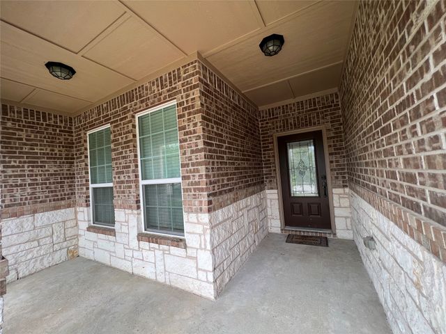 2421 Fall Leaf Court, Denton, TX 76209