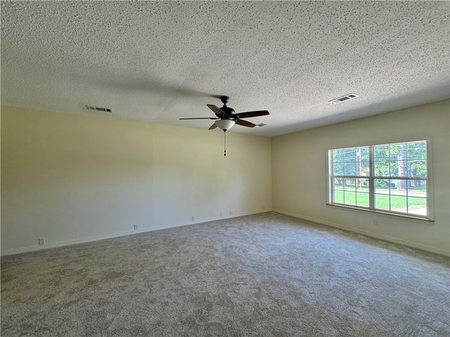 213 N Shore Drive, Russellville, AR 72802