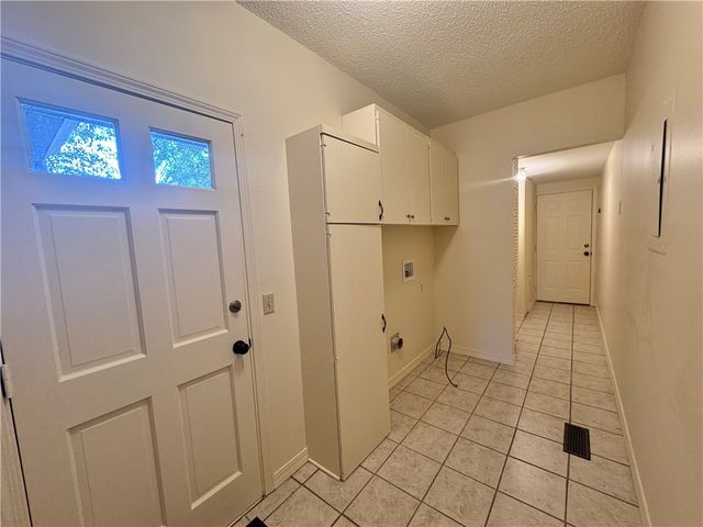 213 N Shore Drive, Russellville, AR 72802