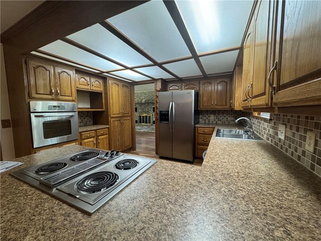 213 N Shore Drive, Russellville, AR 72802