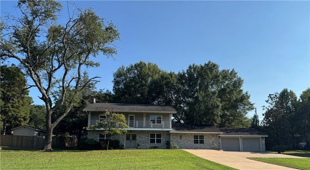 213 N Shore Drive, Russellville, AR 72802