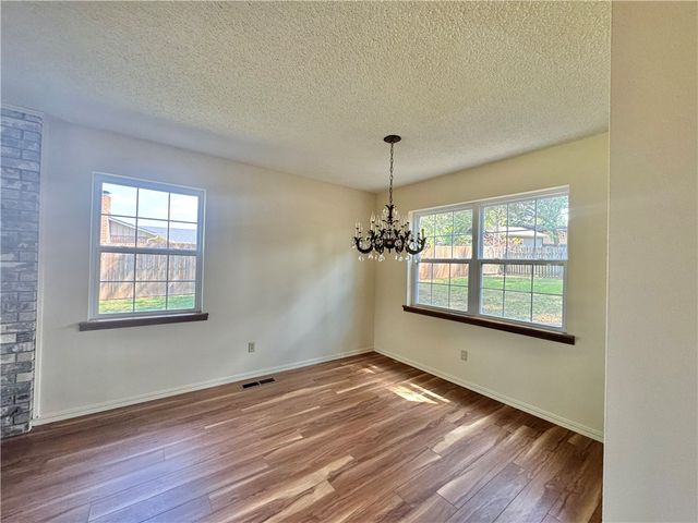 213 N Shore Drive, Russellville, AR 72802