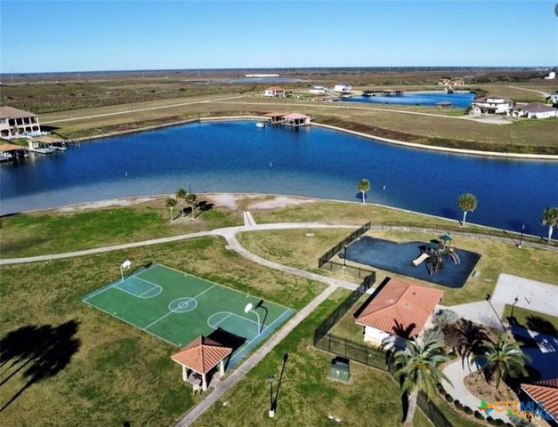 352 E Arbor Vista, Port O'connor, TX 77982