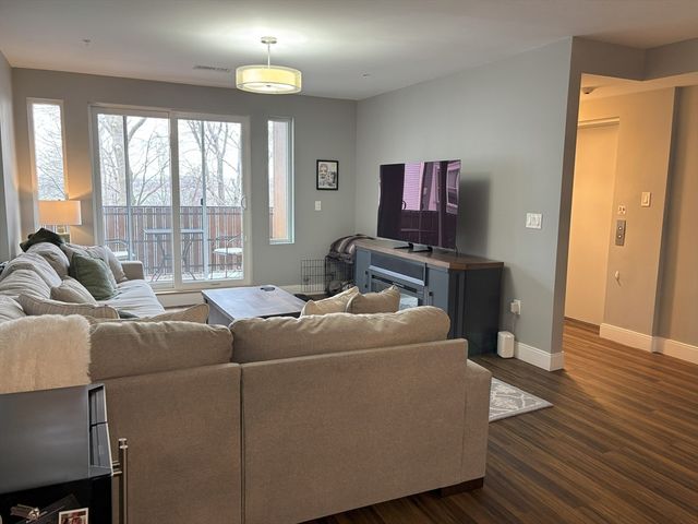 408 East 8th St. 3A, Boston, MA 02127