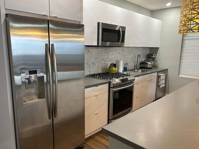 408 East 8th St. 3A, Boston, MA 02127