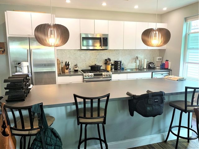 408 East 8th St. 3A, Boston, MA 02127