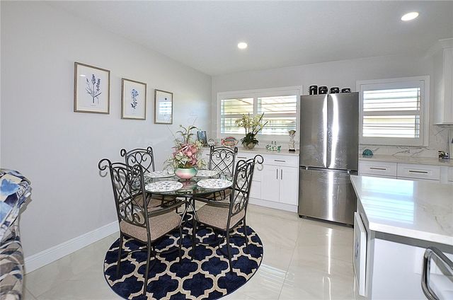 25 Pine Arbor Lane 202, Vero Beach, FL 32962